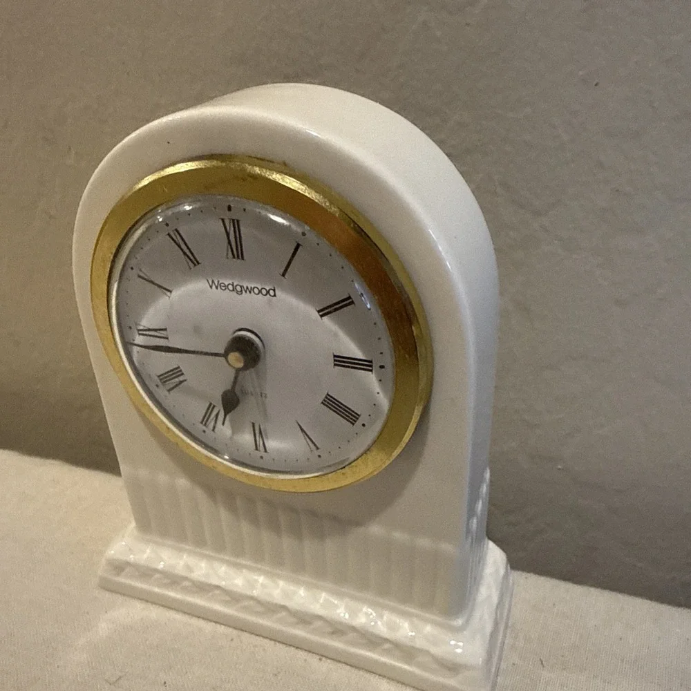 Wedgwood Edme Bone China Dome Clock Etruria Barlaston Porcelain Vintage Beige